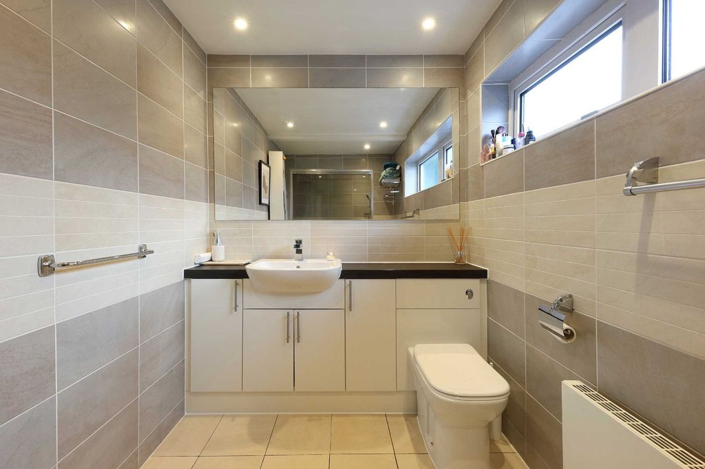 Additional image 17 of 6 bed detached house for saleSeeleys Close, Beaconsfield, Buckinghamshire HP9