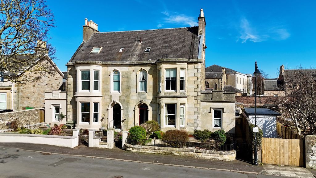 Property photo 1 of 27 Photo 19