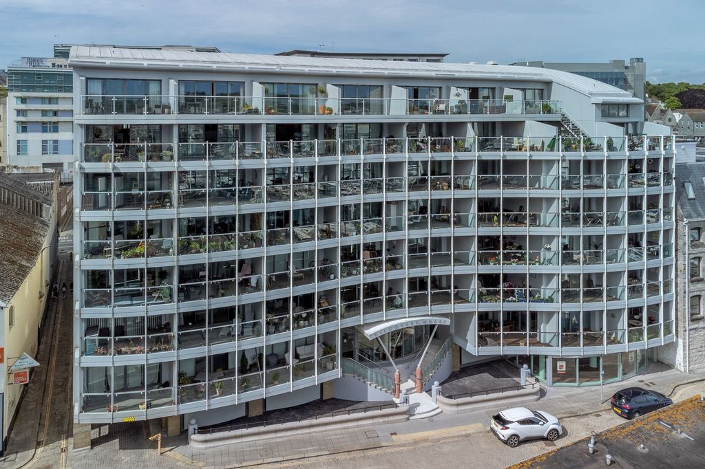 Property photo 3 of 19