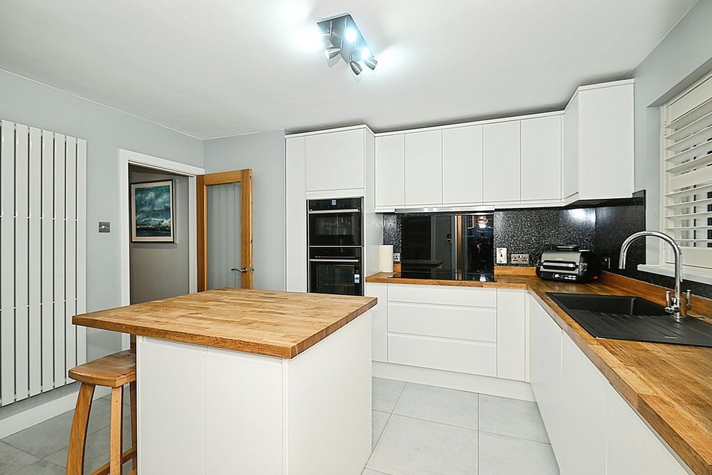 Property photo 2 of 17 Pbox-Img.Jpg
