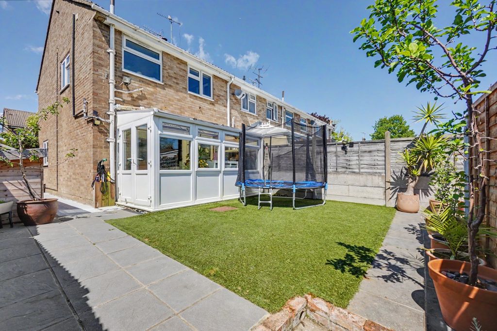 Property photo 2 of 18 5121483