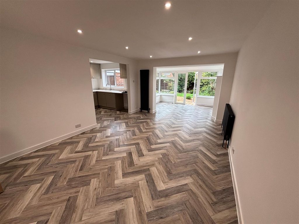 Property photo 3 of 18 Vendor Photo