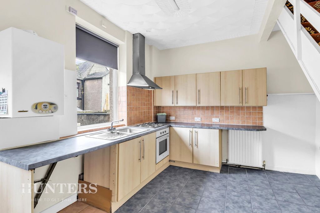 Property photo 3 of 13 Kitchen
