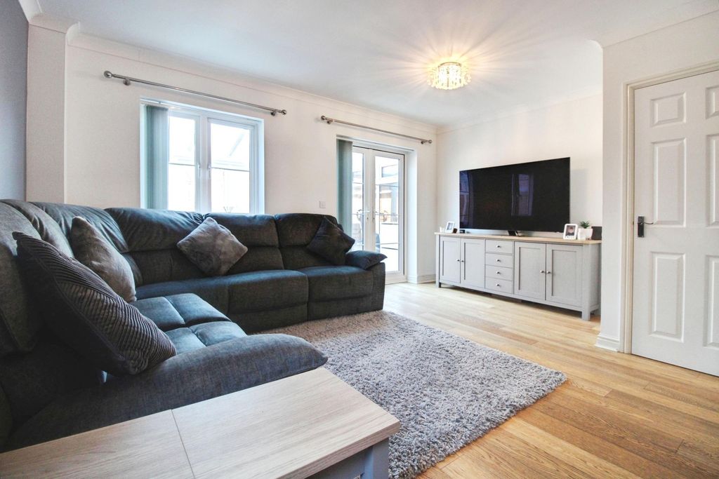 Property photo 2 of 17