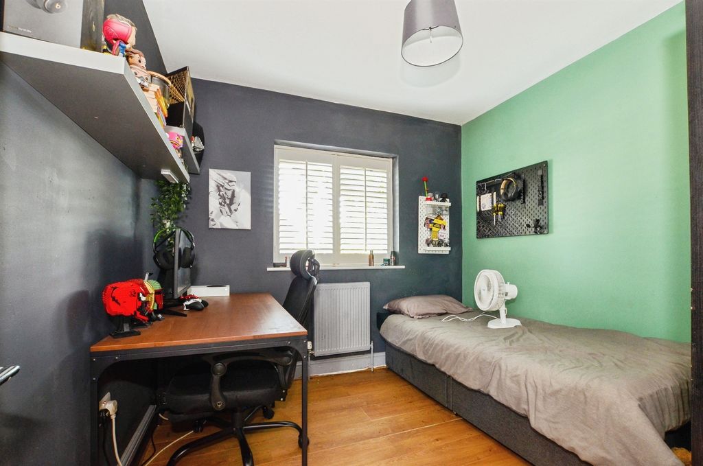 Property photo 3 of 40