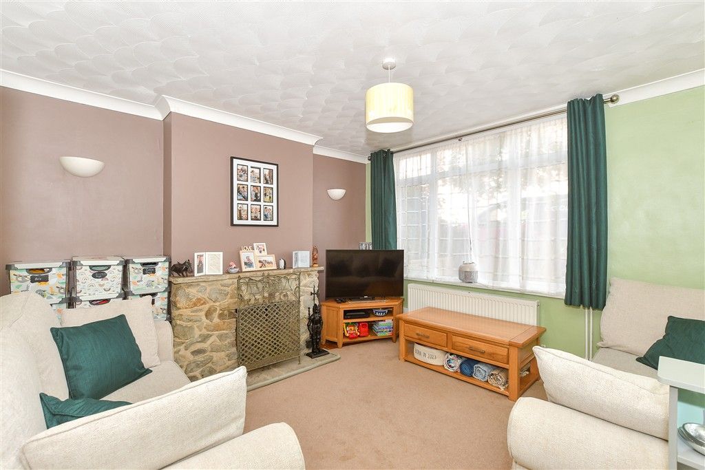 Property photo 1 of 15 Lounge