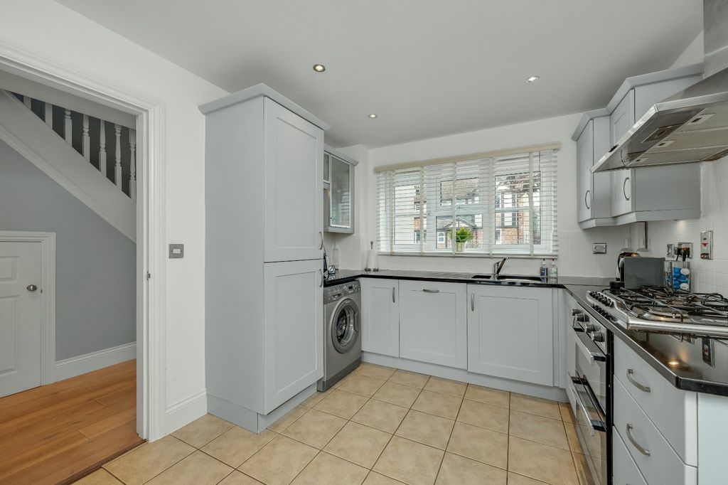 Property photo 3 of 16 Kitchen