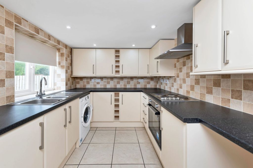 Property photo 2 of 24