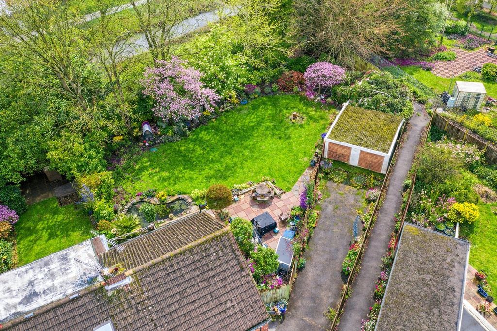 Property photo 2 of 11 Picture No. 20