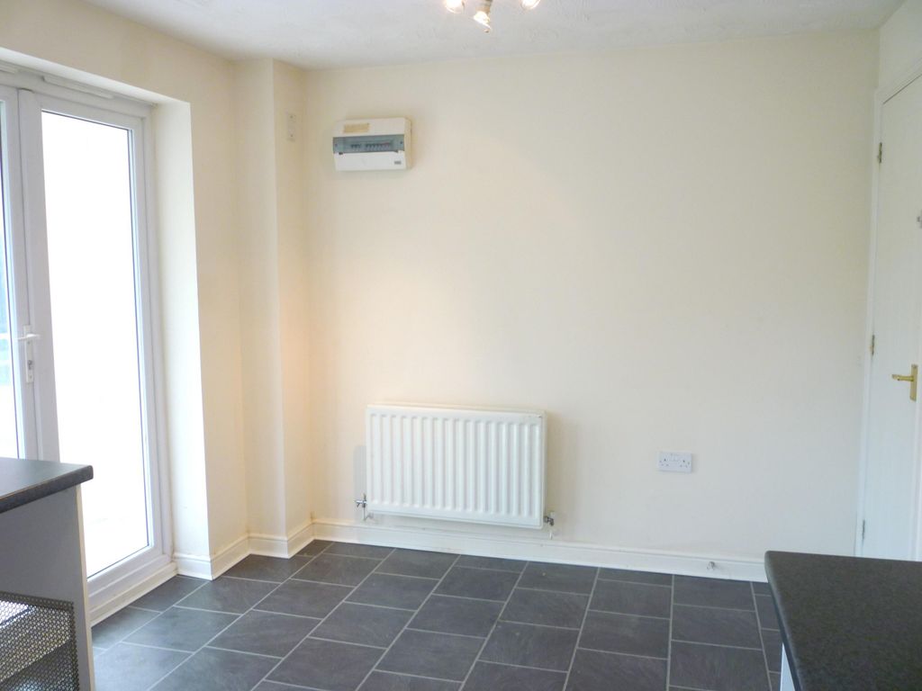 Property photo 3 of 5 Kitchen