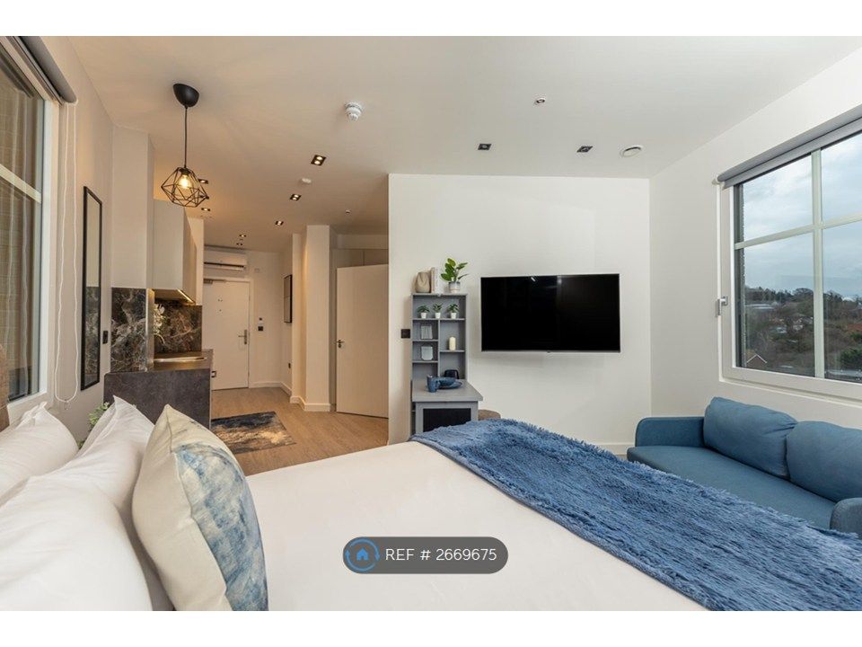 Property photo 2 of 21