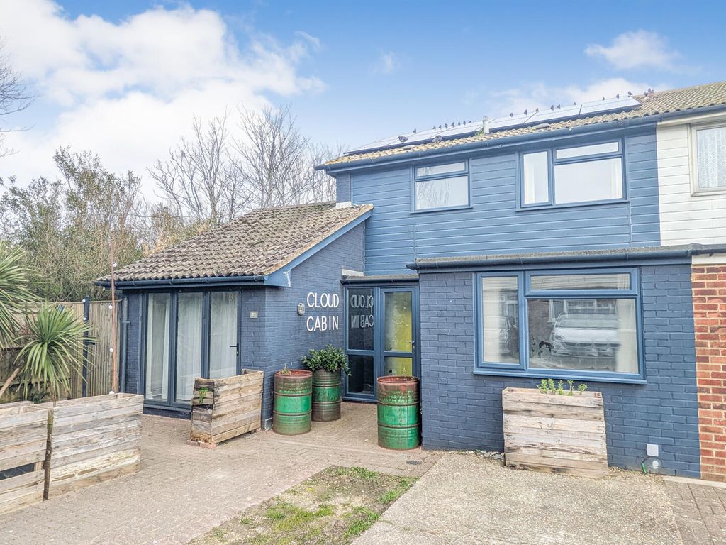 Property photo 2 of 13 Front (Exterior)