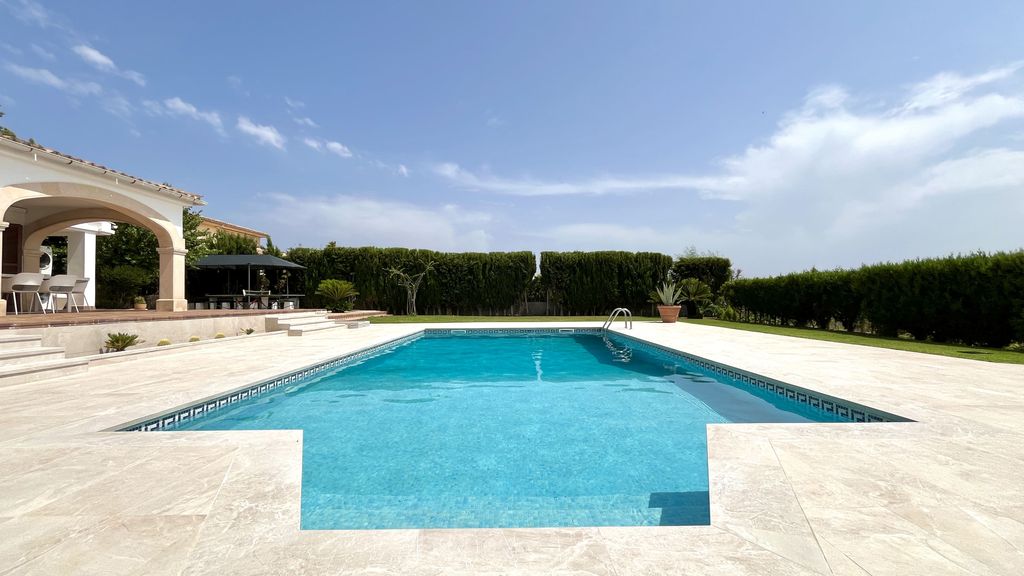 Property photo 3 of 30 002 81769.Jpg