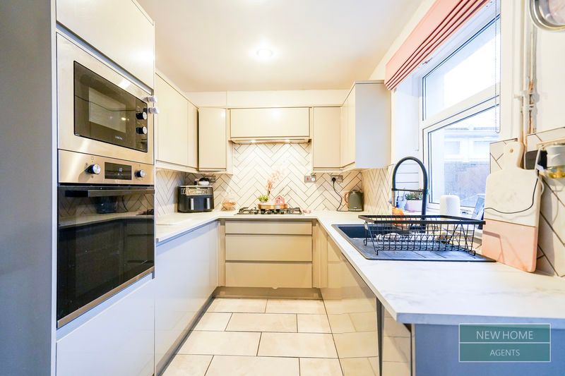 Property photo 2 of 15 Photo 7