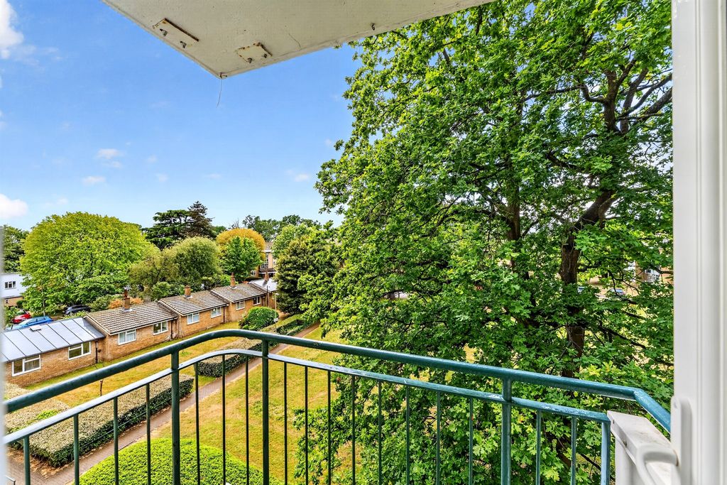 Property photo 2 of 12 Image
