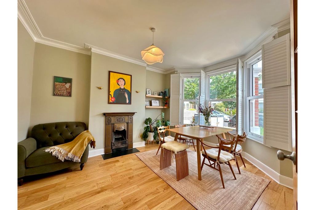 Property photo 2 of 31 Dining Room