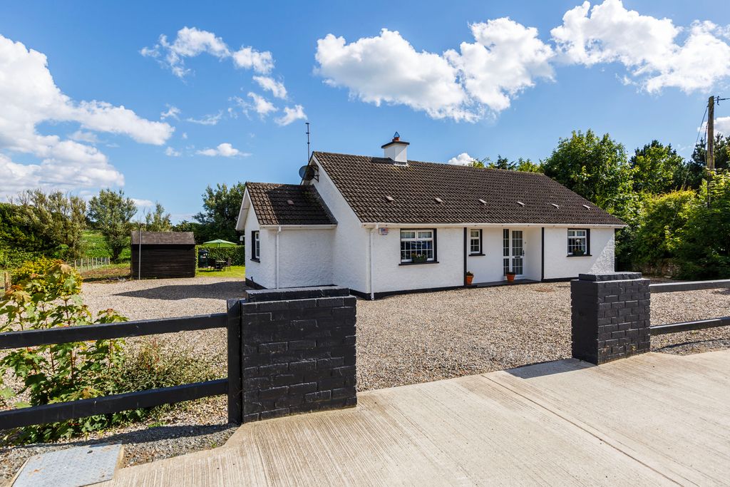 Property photo 1 of 34