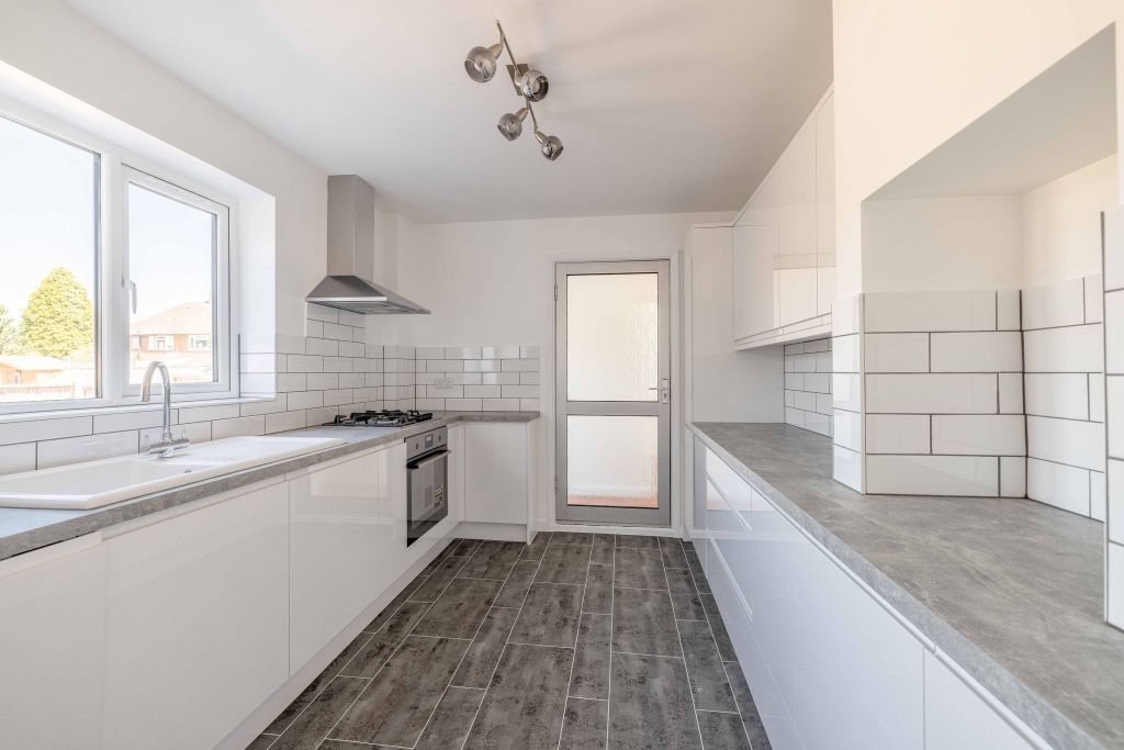 Property photo 2 of 16 Kitchen1