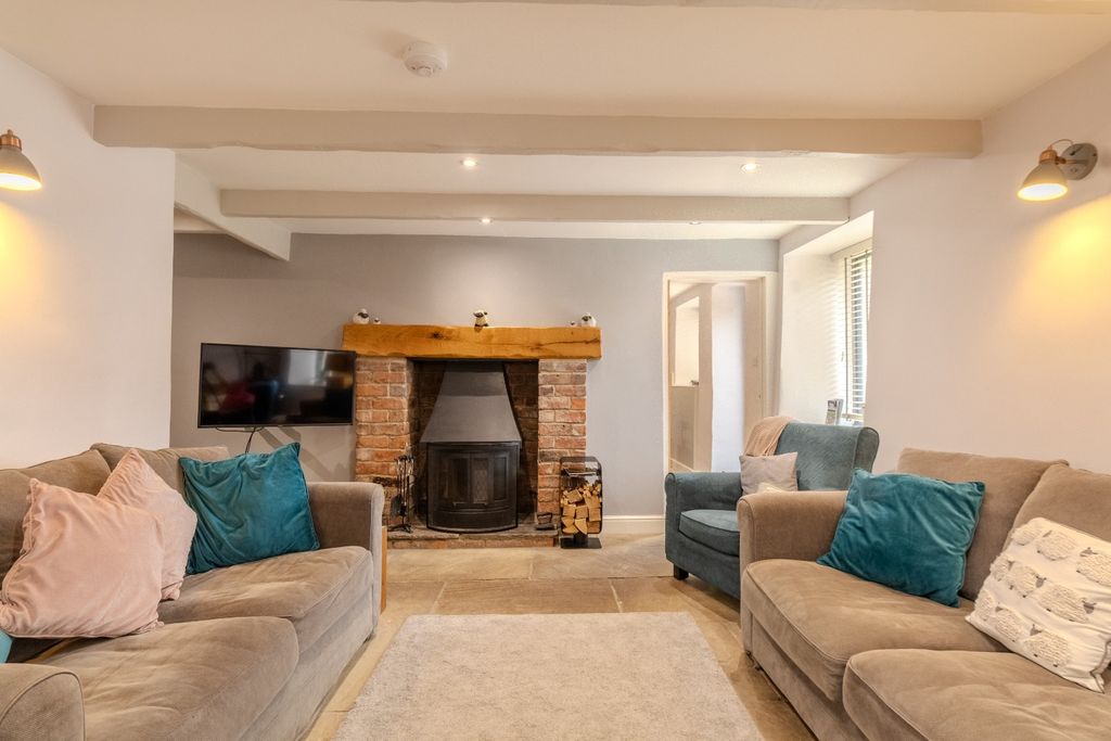 Property photo 3 of 14 5292333