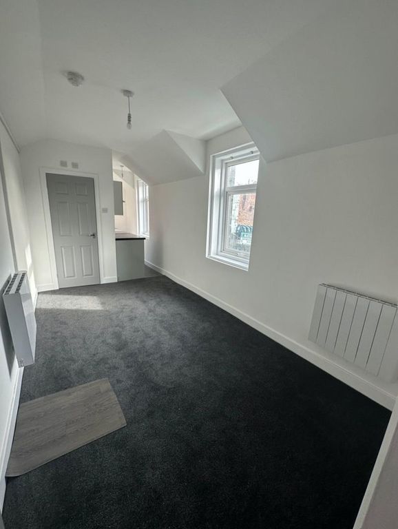Property photo 2 of 3 Rm 1 Sailsbury Living Room.Jpg
