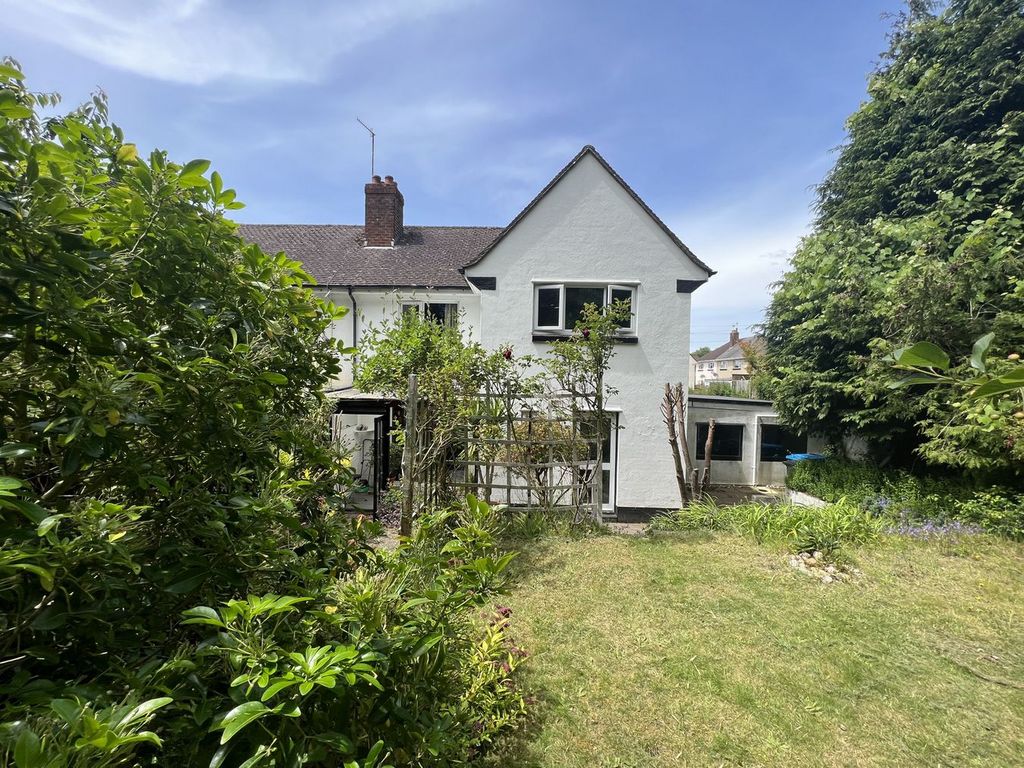 Property photo 3 of 27