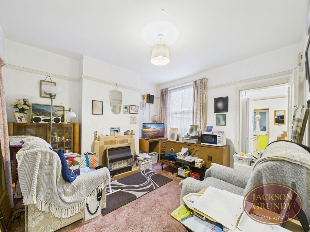 Property photo 3 of 11 Wycliffe Road