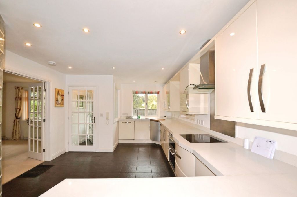 Property photo 2 of 14 Pbox-Img.Jpg