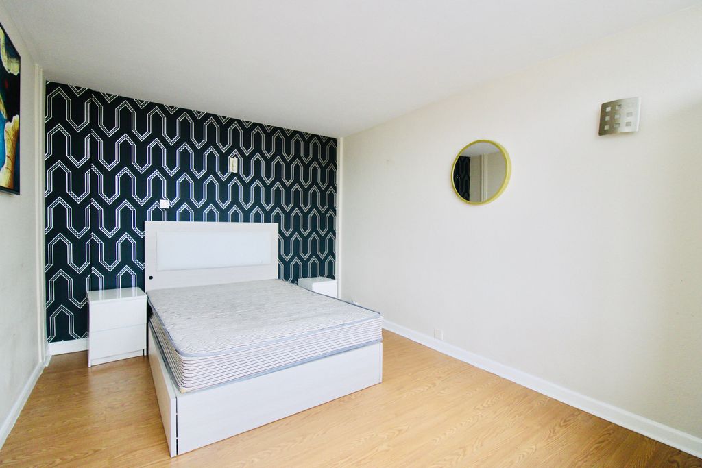 Property photo 2 of 9 Living Room