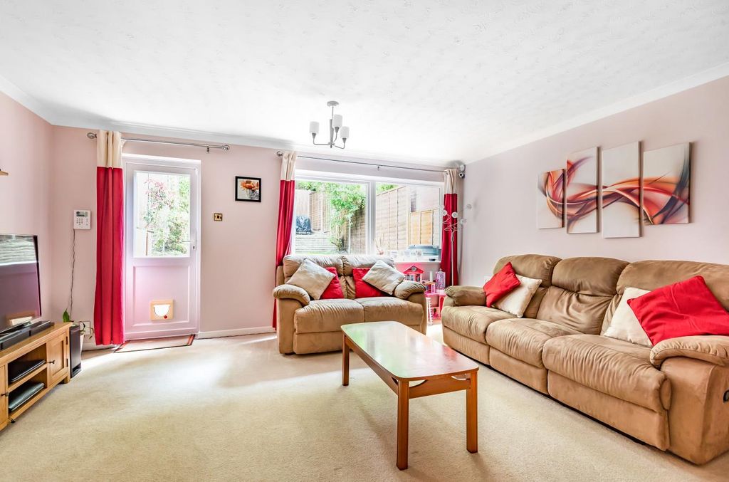 Property photo 2 of 11