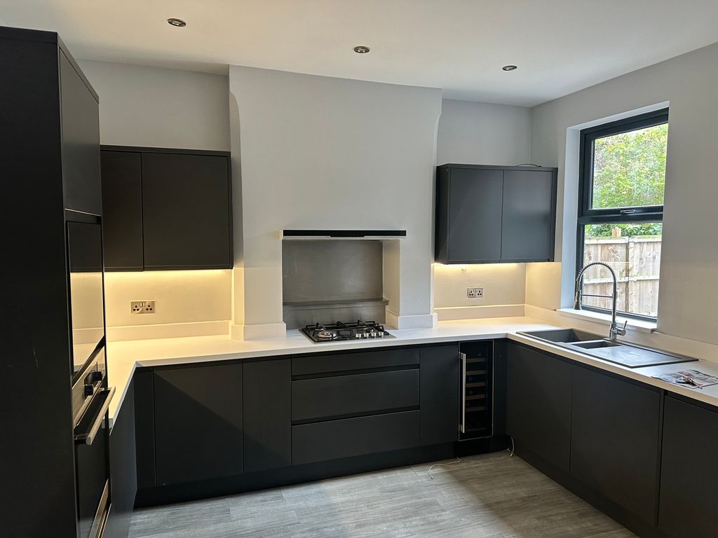 Property photo 2 of 26 New Picture 19 Charnwood Kitchen