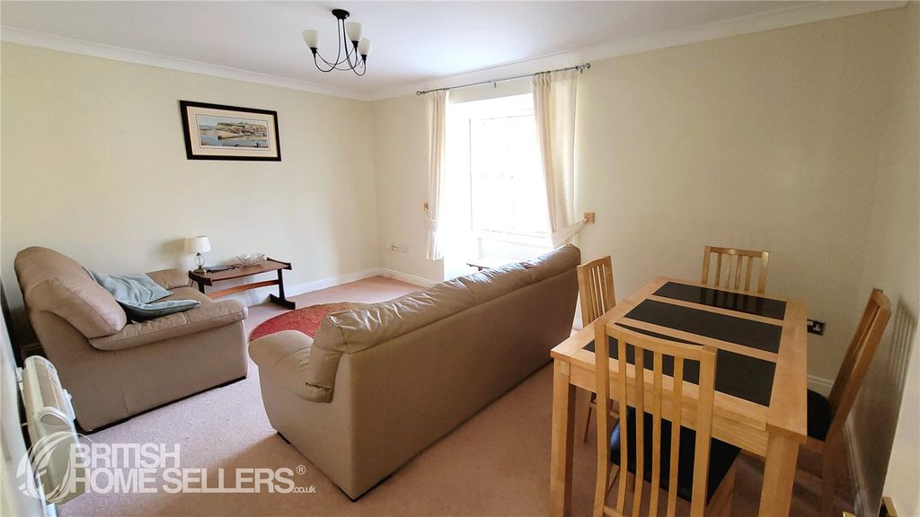 Property photo 2 of 8 Picture No. 06