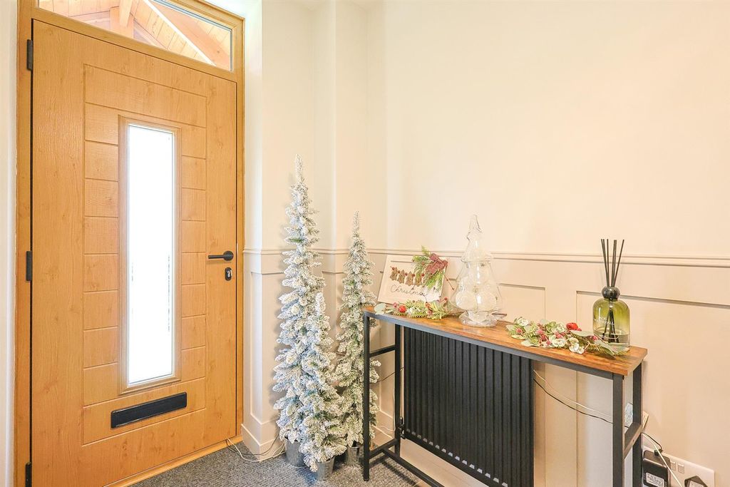 Property photo 3 of 27