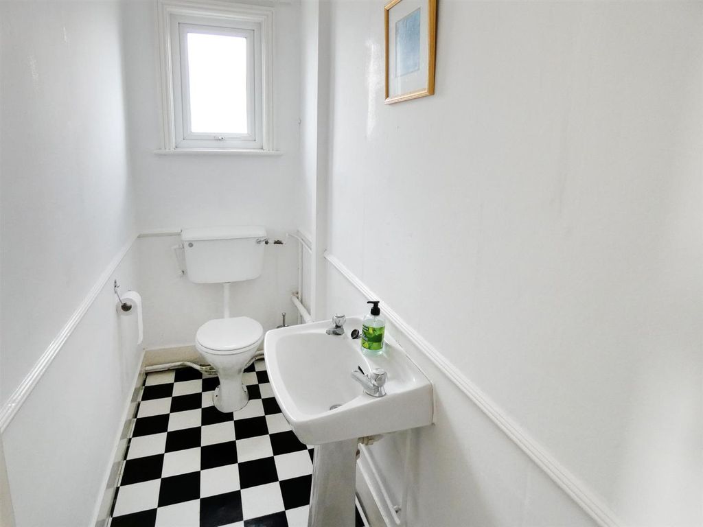 Additional image 7 of 3 bed flat for saleSouth Terrace, Littlehampton BN17