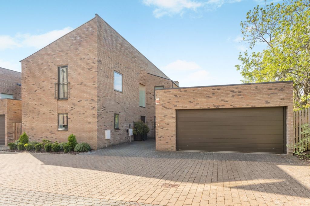 Additional image 23 of 4 bed detached house to rentBrook End Close, Trumpington, Cambridge, Cambridgeshire CB2
