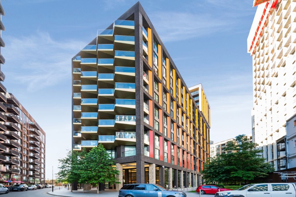 Property photo 1 of 12 Haines House, 25-22