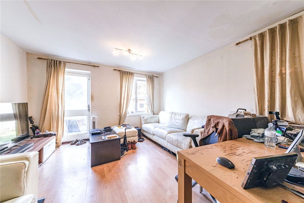 Property photo 2 of 14 Sitting Room