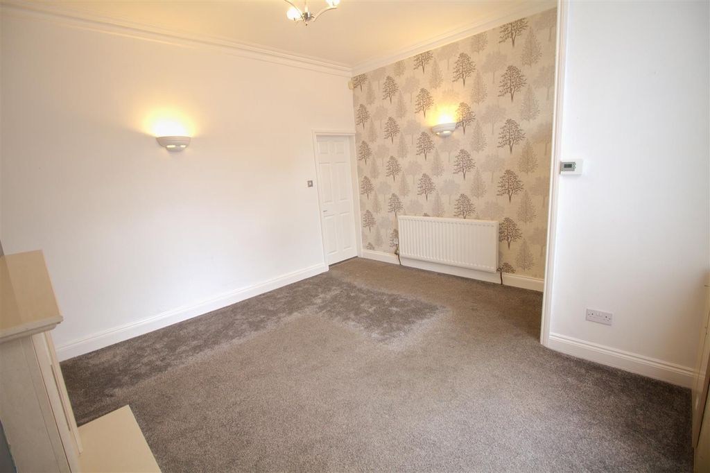 Property photo 3 of 12 Lounge..Jpg