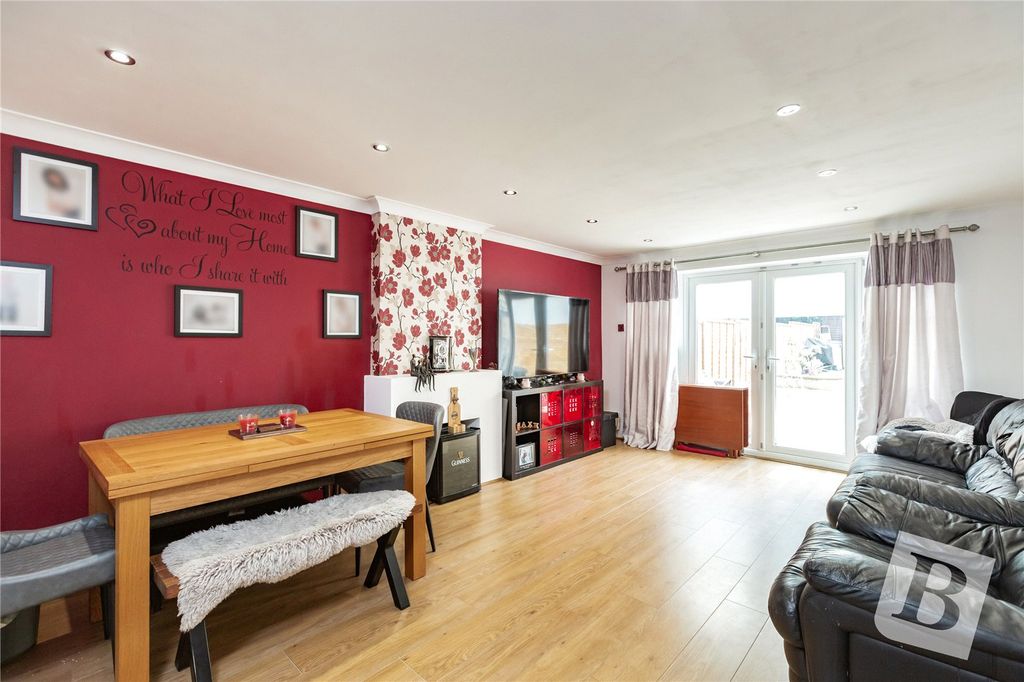 Property photo 2 of 26 Picture No. 28