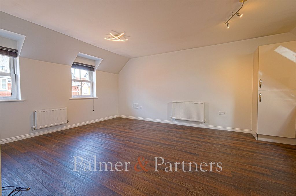 Property photo 2 of 8 Reception Room