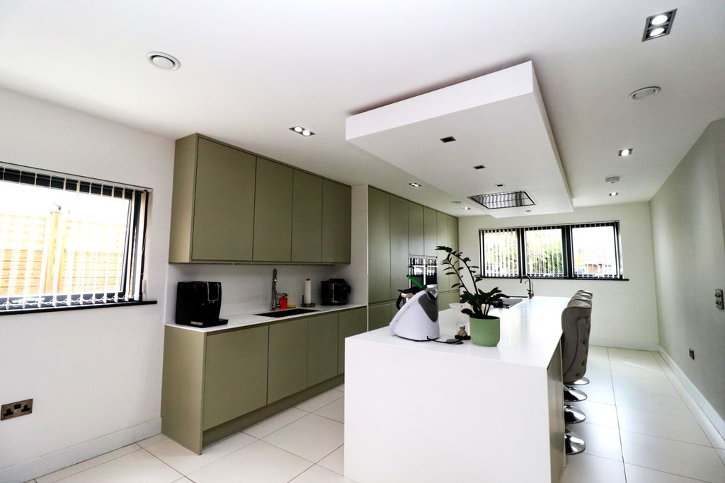 Property photo 3 of 29 14