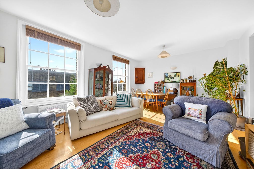 Property photo 2 of 18