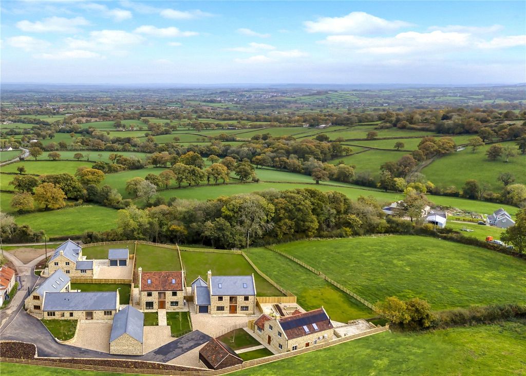 Property photo 2 of 32 Picture No. 49