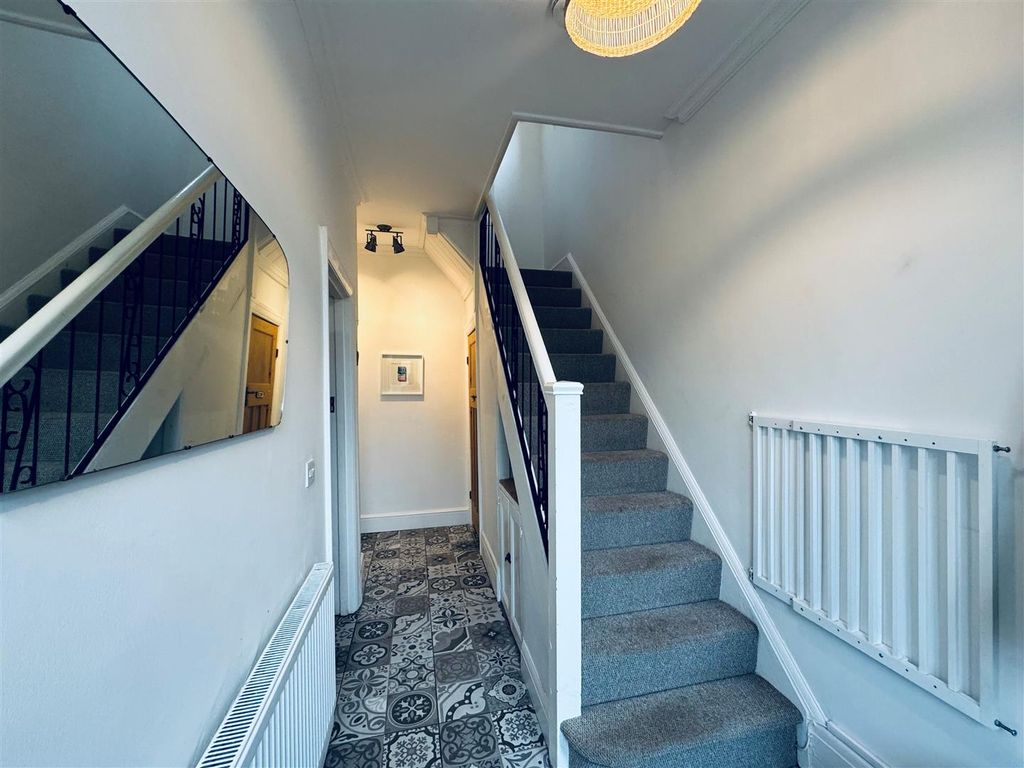 Property photo 2 of 32 113.Jpg