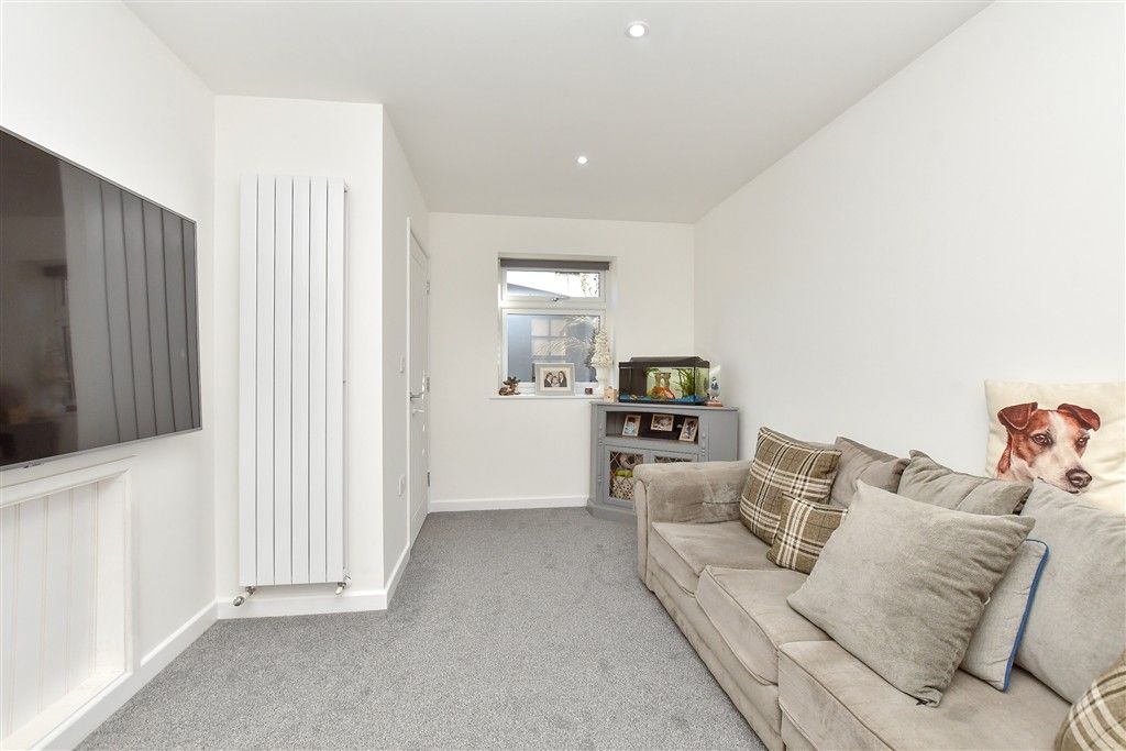 Property photo 2 of 12 Lounge