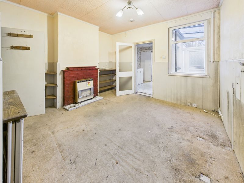Property photo 3 of 16 Dining Room
