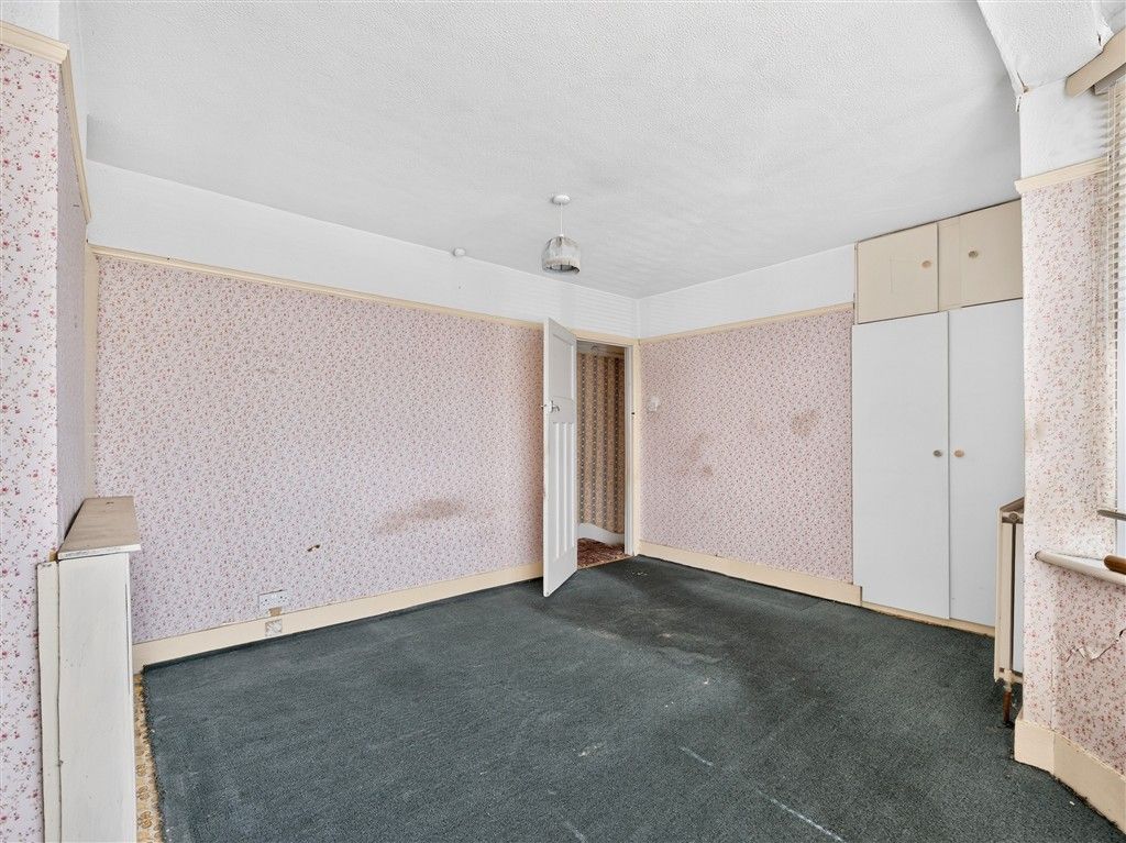 Property photo 3 of 11 Bedroom 1