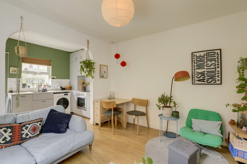 Property photo 3 of 13