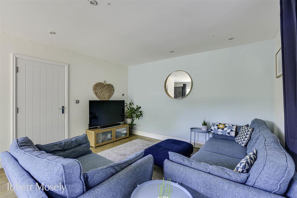 Property photo 3 of 11 6.Jpg