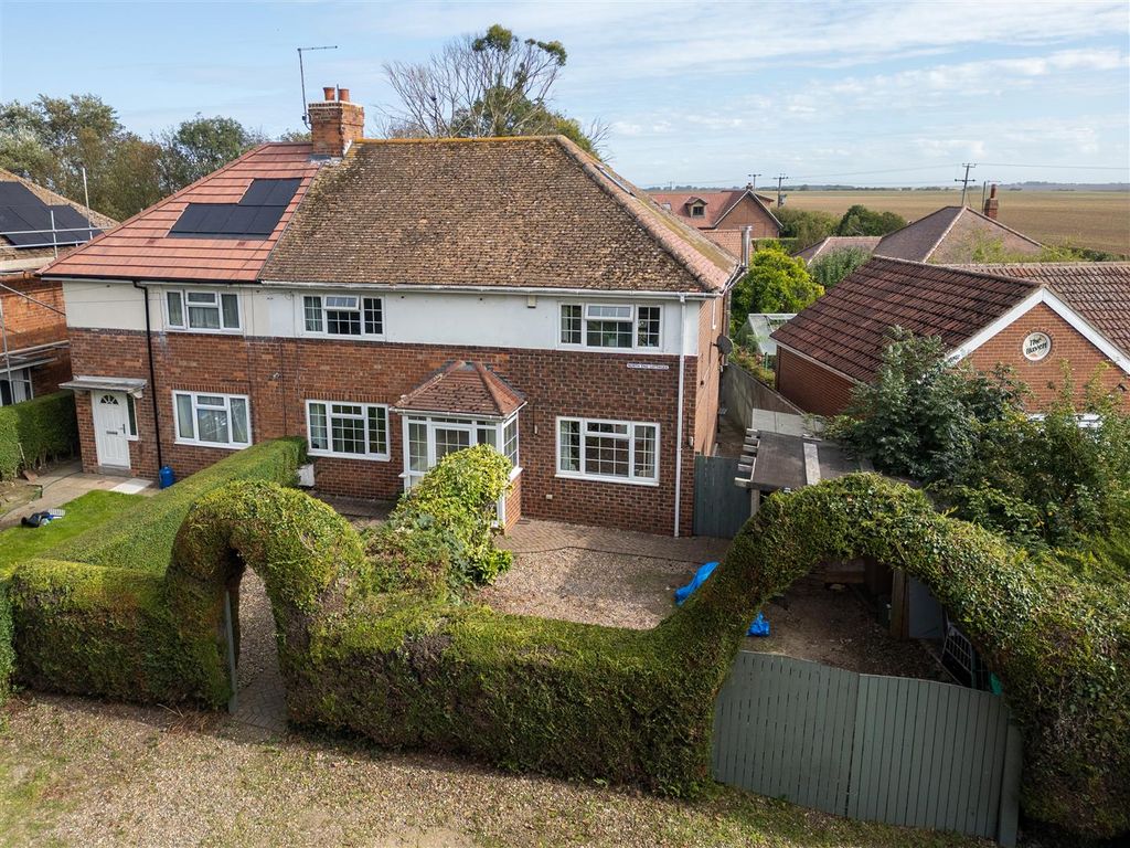 Property photo 2 of 36