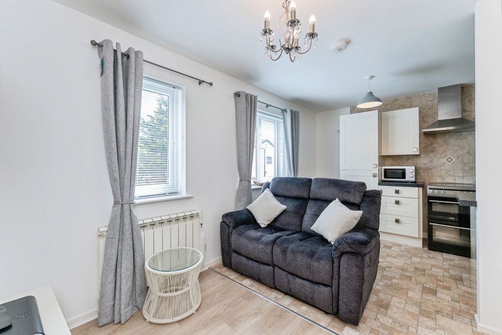 Property photo 3 of 16 Pbox-Img.Jpg